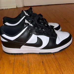 Nike Panda Low Dunks
Size 7W